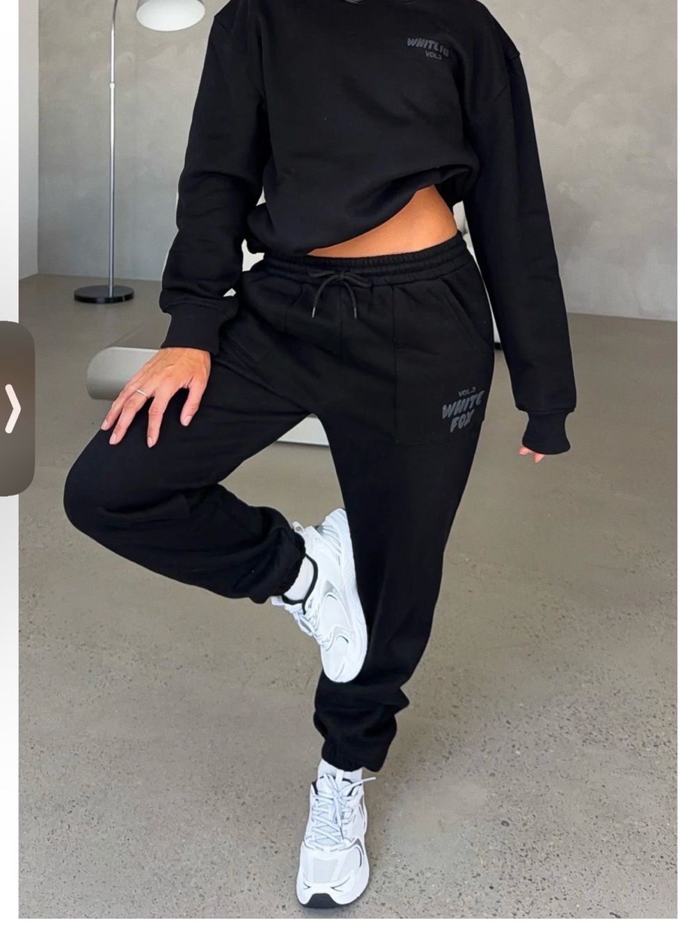 White fox off stage sweatpants size L
